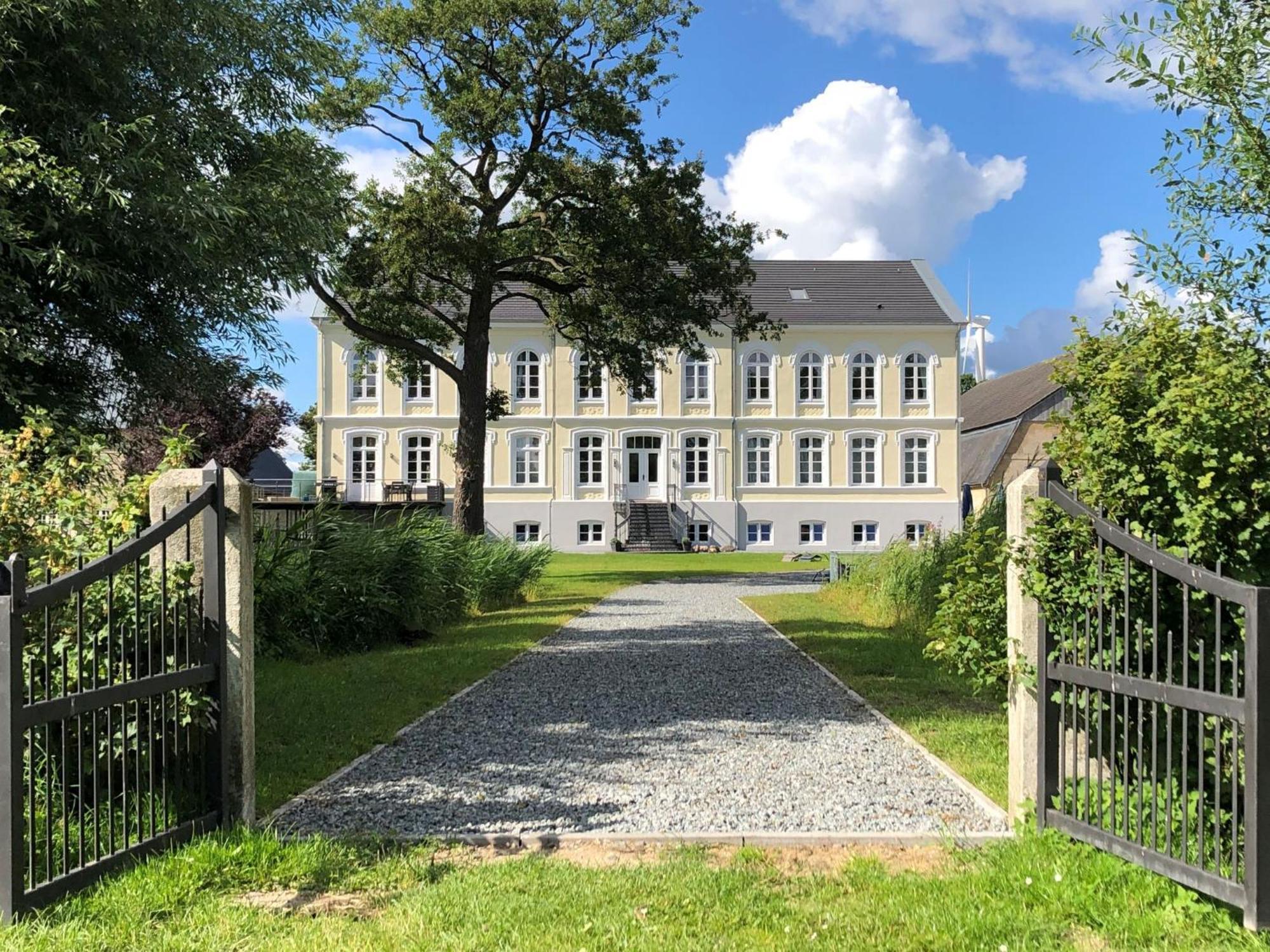 Ferienwohnungen Herrenhaus Gut Oestergaard Steinberg  Exterior photo